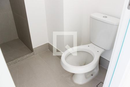 Banheiro de kitnet/studio à venda com 1 quarto, 2552m² em Farroupilha, Porto Alegre