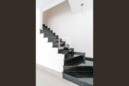 Escada Quartos de casa à venda com 3 quartos, 120m² em Chora Menino, São Paulo