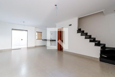 Sala de casa à venda com 3 quartos, 120m² em Chora Menino, São Paulo