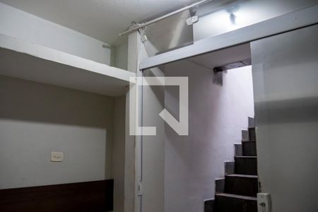 Casa à venda com 110m², 3 quartos e 2 vagasEscada
