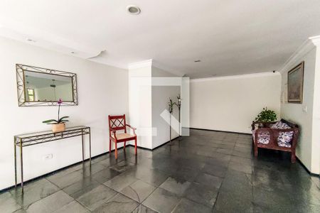 Apartamento à venda com 128m², 3 quartos e 2 vagas Apartamento à venda com 128m², 3 quartos e 2 vagasÁrea Comum - Hall Social