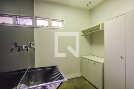 Apartamento à venda com 128m², 3 quartos e 2 vagas Apartamento à venda com 128m², 3 quartos e 2 vagasÁrea de Serviço