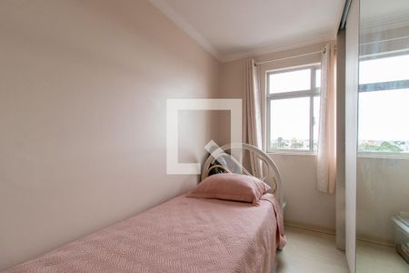 Quarto 1 de apartamento para alugar com 3 quartos, 60m² em Novo Mundo, Curitiba