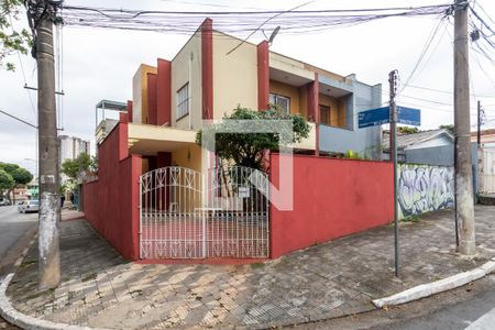 Casa à venda com 178m², 3 quartos e 3 vagasFachada