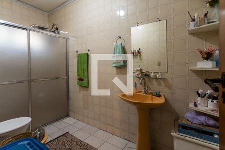 Casa à venda com 178m², 3 quartos e 3 vagasBanheiro Corredor