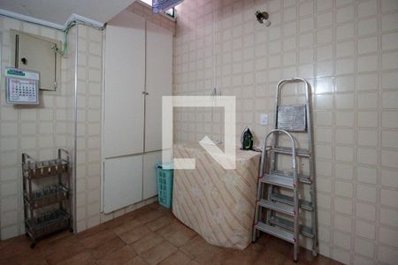 Casa à venda com 284m², 3 quartos e 2 vagasLavanderia