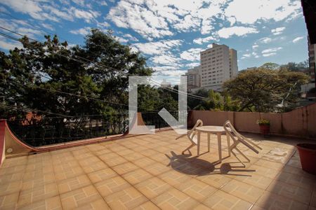Casa à venda com 284m², 3 quartos e 2 vagasTerraço