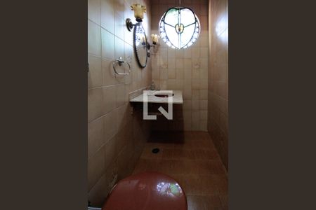 Casa à venda com 284m², 3 quartos e 2 vagasBanheiro da Suíte 2