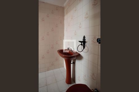 Casa à venda com 284m², 3 quartos e 2 vagasBanheiro de serviço