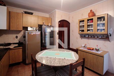 Casa à venda com 284m², 3 quartos e 2 vagasCozinha