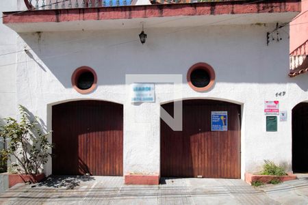 Casa à venda com 284m², 3 quartos e 2 vagasFachada