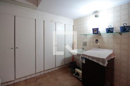 Casa à venda com 284m², 3 quartos e 2 vagasLavanderia