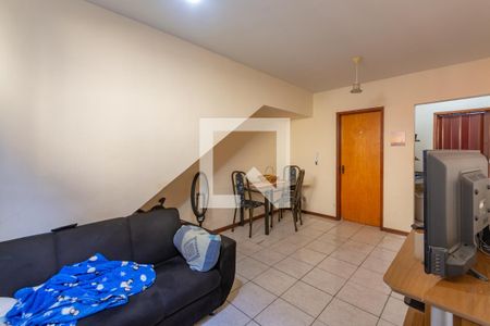 Sala de casa de condomínio à venda com 2 quartos, 54m² em Santa Terezinha, Belo Horizonte