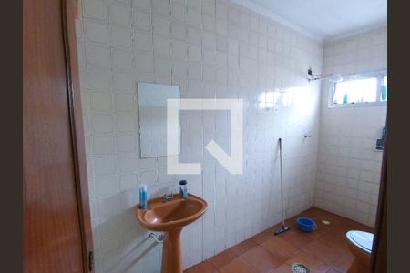 Casa à venda com 168m², 3 quartos e 2 vagasBanheiro 