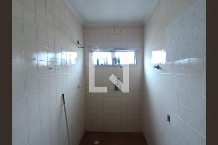 Casa à venda com 168m², 3 quartos e 2 vagasBanheiro 