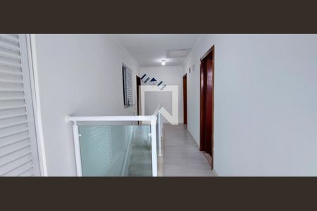 Casa à venda com 176m², 3 quartos e 4 vagasCorredor quartos