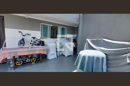 Casa à venda com 176m², 3 quartos e 4 vagasÁrea de Serviço