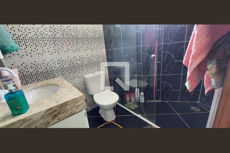 Casa à venda com 176m², 3 quartos e 4 vagasBanheiro 2