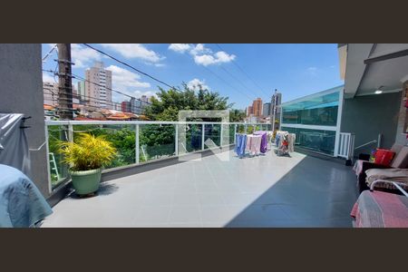 Casa à venda com 176m², 3 quartos e 4 vagasVaranda