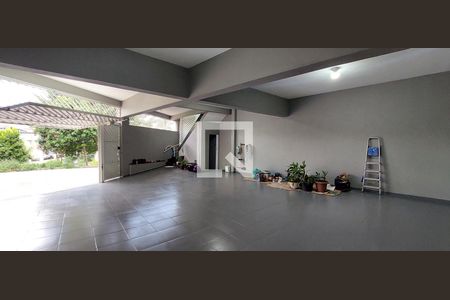 Casa à venda com 176m², 3 quartos e 4 vagasGaragem