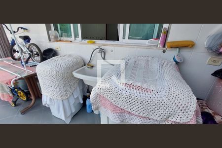 Casa à venda com 176m², 3 quartos e 4 vagasÁrea de Serviço