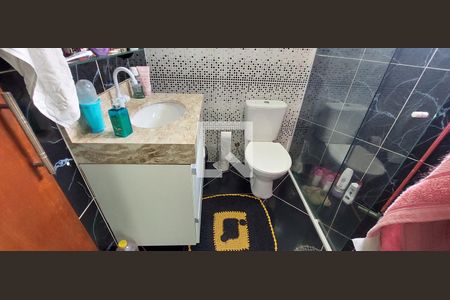 Casa à venda com 176m², 3 quartos e 4 vagasBanheiro 2