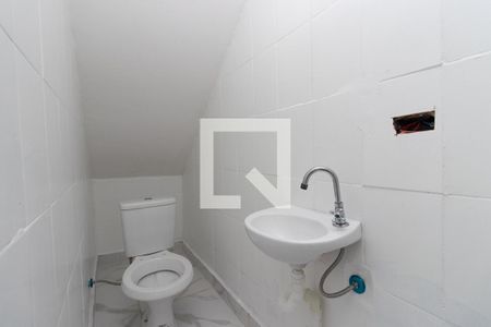 Lavabo de casa de condomínio para alugar com 2 quartos, 55m² em Vila Medeiros, São Paulo
