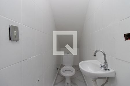 Lavabo de casa de condomínio para alugar com 2 quartos, 55m² em Vila Medeiros, São Paulo