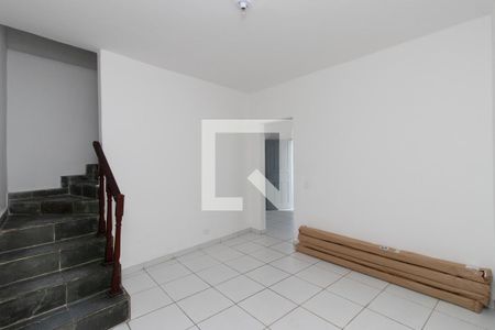 Sala de casa de condomínio para alugar com 2 quartos, 55m² em Vila Medeiros, São Paulo