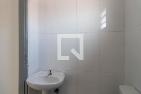 Casa de condomínio para alugar com 55m², 2 quartos e sem vaga Casa de condomínio para alugar com 55m², 2 quartos e sem vagaBanheiro Social