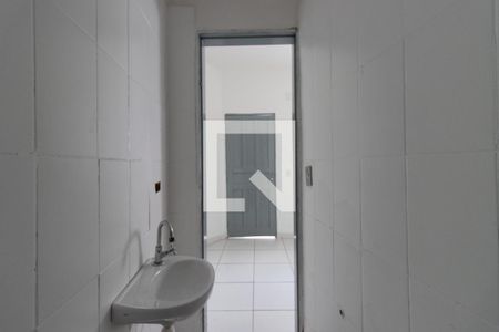 Lavabo de casa de condomínio para alugar com 2 quartos, 55m² em Vila Medeiros, São Paulo