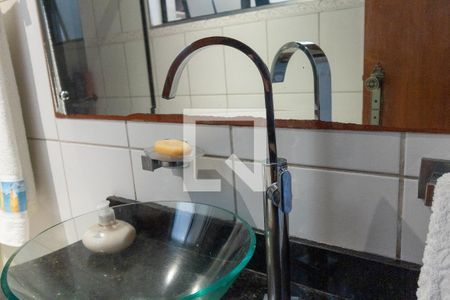 Casa à venda com 150m², 4 quartos e 6 vagasBanheiro - torneira