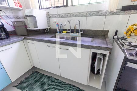 Casa à venda com 150m², 4 quartos e 6 vagasCozinha - Armários