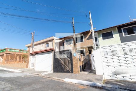 Casa à venda com 150m², 4 quartos e 6 vagasFachada