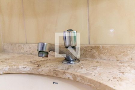 Casa à venda com 150m², 4 quartos e 6 vagasBanheiro - torneira