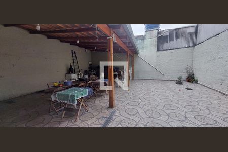 Casa para alugar com 250m², 2 quartos e 2 vagasQuintal