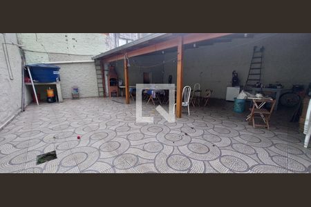 Casa para alugar com 250m², 2 quartos e 2 vagasQuintal