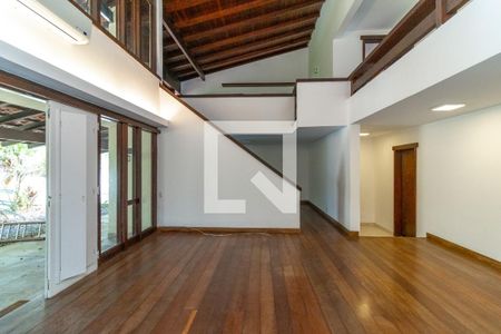 Sala de casa de condomínio à venda com 5 quartos, 781m² em Barra da Tijuca, Rio de Janeiro