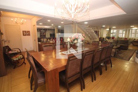 Casa à venda com 670m², 6 quartos e 8 vagasSala de Jantar