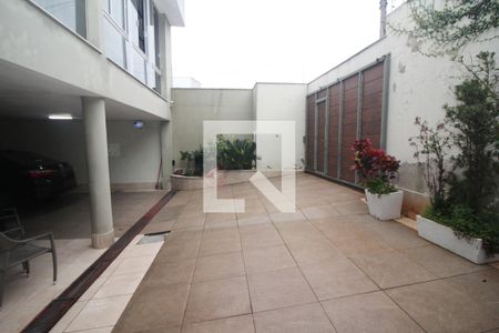 Casa à venda com 670m², 6 quartos e 8 vagasQuintal