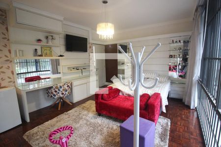 Casa à venda com 670m², 6 quartos e 8 vagasSuíte 1