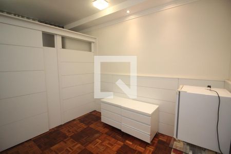 Casa à venda com 670m², 6 quartos e 8 vagasQuarto 2