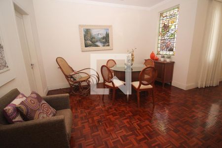 Casa à venda com 670m², 6 quartos e 8 vagasSala 3