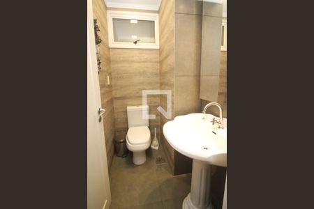 Casa à venda com 670m², 6 quartos e 8 vagasLavabo