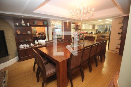 Casa à venda com 670m², 6 quartos e 8 vagasSala de Jantar