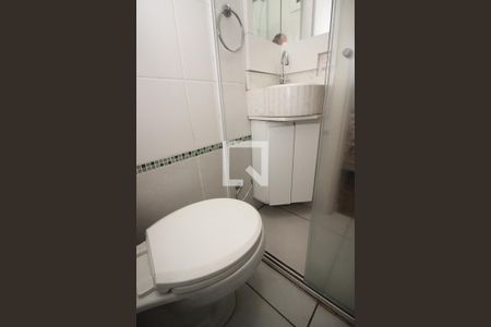 Casa à venda com 670m², 6 quartos e 8 vagasBanheiro de Serviço