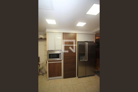 Casa à venda com 670m², 6 quartos e 8 vagasCozinha