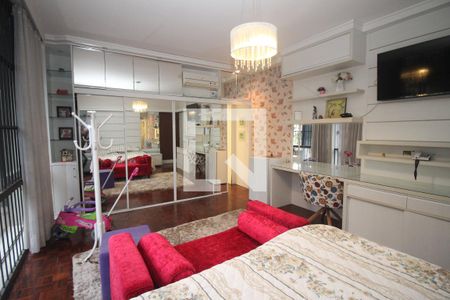 Casa à venda com 670m², 6 quartos e 8 vagasSuíte 1