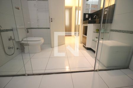 Casa à venda com 670m², 6 quartos e 8 vagasBanheiro 1