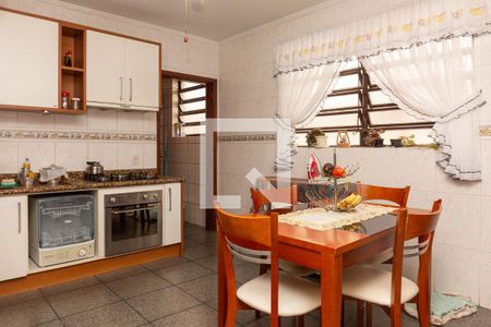 Casa à venda com 243m², 3 quartos e 2 vagas Casa à venda com 243m², 3 quartos e 2 vagasCozinha